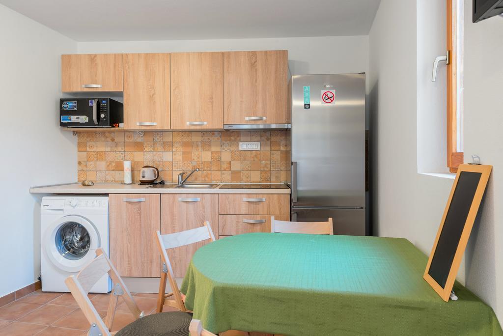 Apartment Pod Kastilom Jelsa  Dış mekan fotoğraf