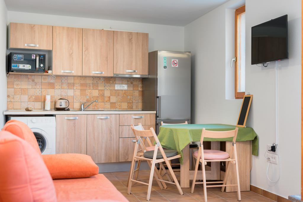 Apartment Pod Kastilom Jelsa  Dış mekan fotoğraf